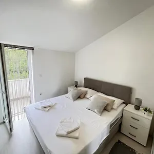 Alena Apartmán